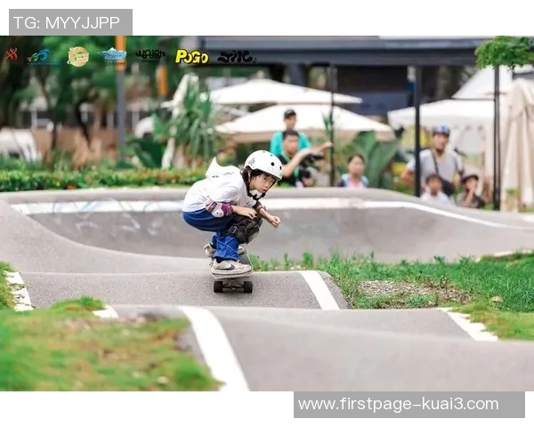 成都滑板队的包夹战术解析与滑板文化的深度融合探讨